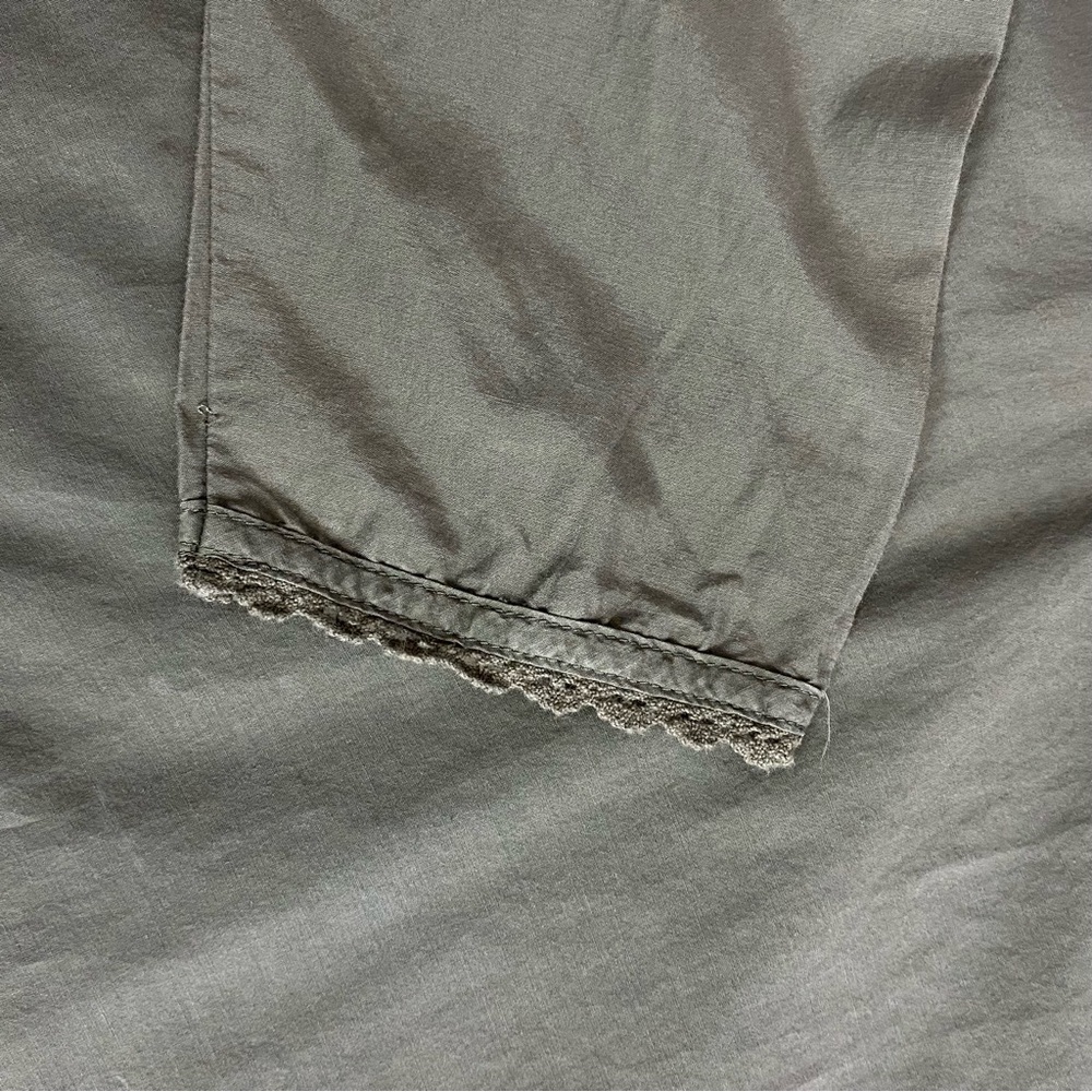 Eddie Bauer Women L Olive Green Long Sleeve Floral Embroidered Shirt silk blend - Picture 4 of 7